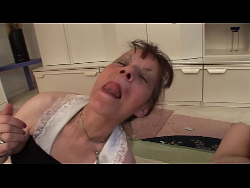 ❤️ Bi amona eta aitona batek hirukotea dute ❤️ Porno %eu.https-tubsexer.ruan ❤